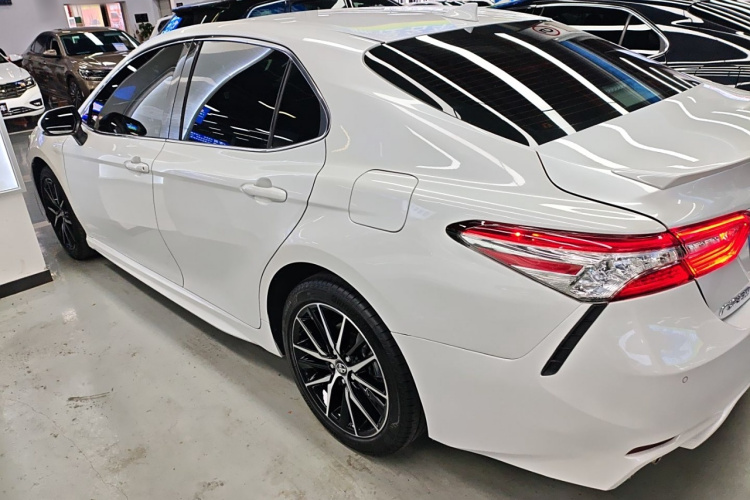 丰田 凯美瑞 2021款 2.5S 锋尚版车身外观4