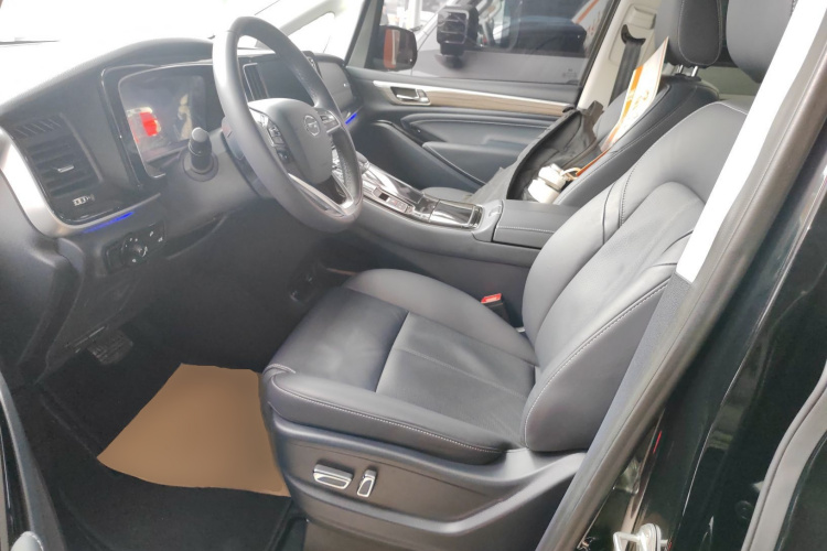 广汽传祺 传祺M8 2023款 领秀系列 390T 尊贵版中控内饰19