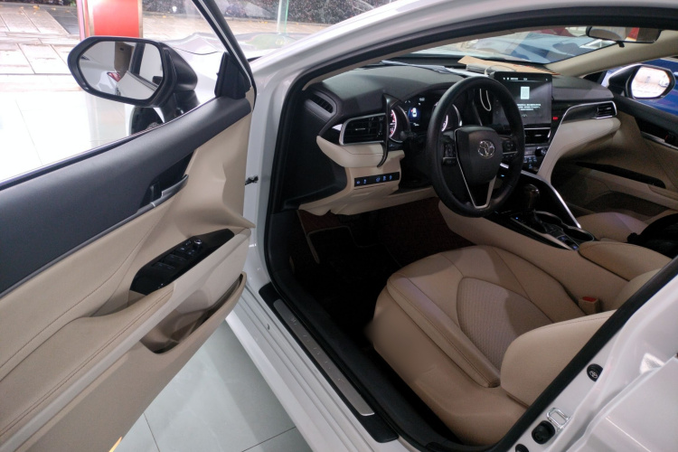 丰田 凯美瑞 2021款 2.0G 豪华版中控内饰20