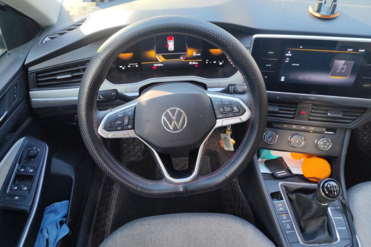 大众 宝来 2023款 200TSI 手动畅行版中控内饰13