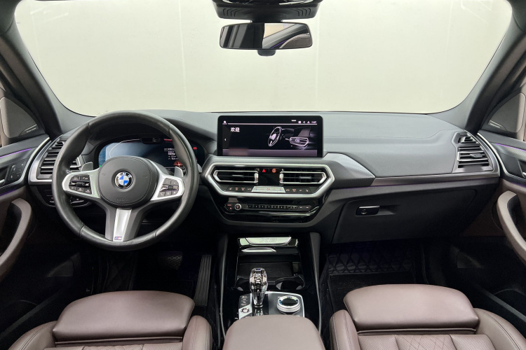 宝马X3 2022款 改款二 xDrive30i 尊享型 M曜夜套装中控内饰7002