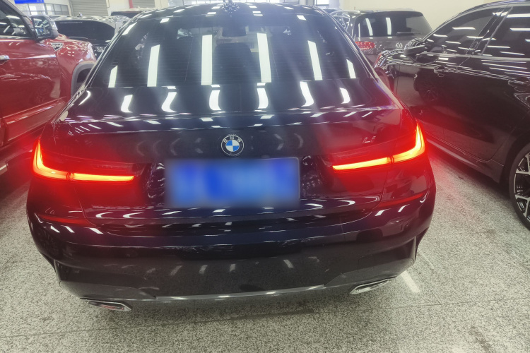 宝马3系 2022款 325Li M运动套装车身外观6