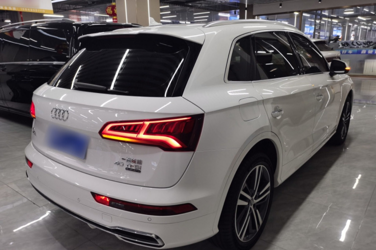 奥迪Q5L 2020款 40 TFSI 荣享时尚型车身外观7