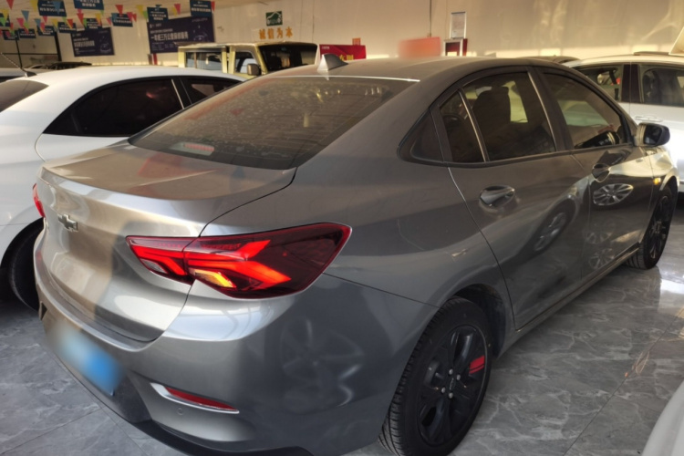 雪佛兰 科沃兹 2020款 Redline 325T 自动欣尚版 国VI车身外观7