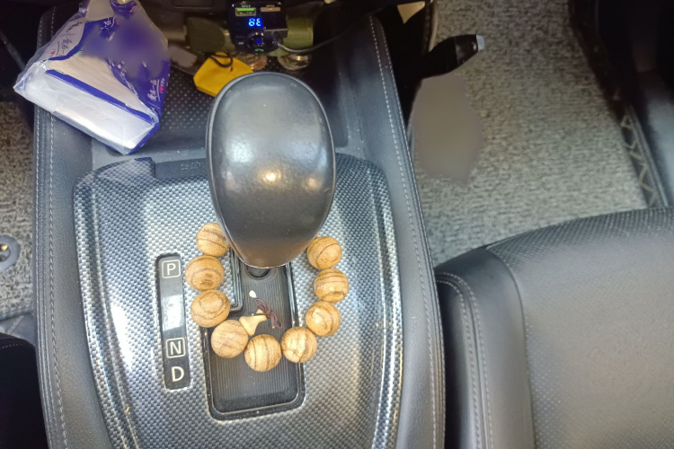 日产 奇骏 2014款 2.5L CVT豪华版 4WD局部细节18