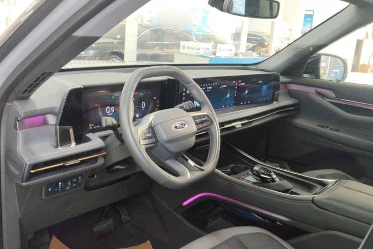 福特 2023款 锐界L 2.0T EcoBoost 四驱七座至尊型中控内饰7002
