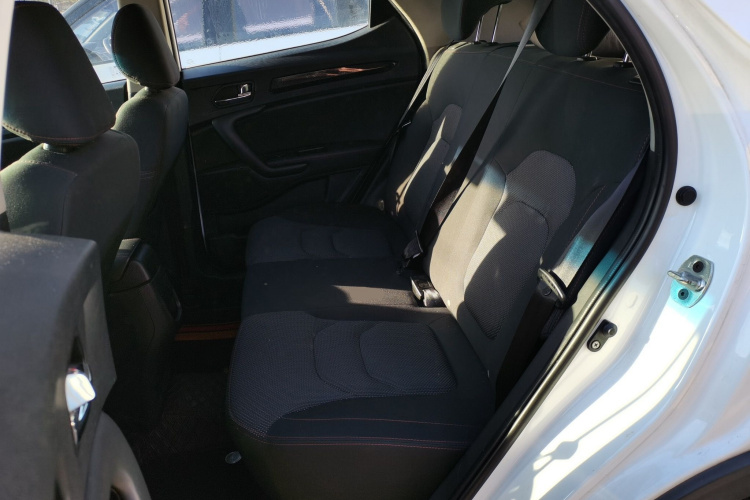 江汽集团 瑞风S3 2017款 1.5L 手动豪华型中控内饰21