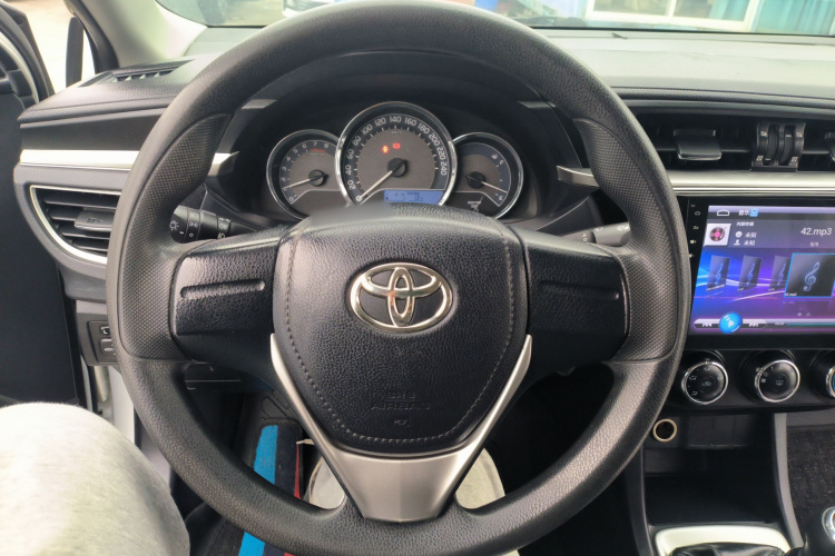 丰田 雷凌 2016款 1.6G 手动精英版中控内饰13