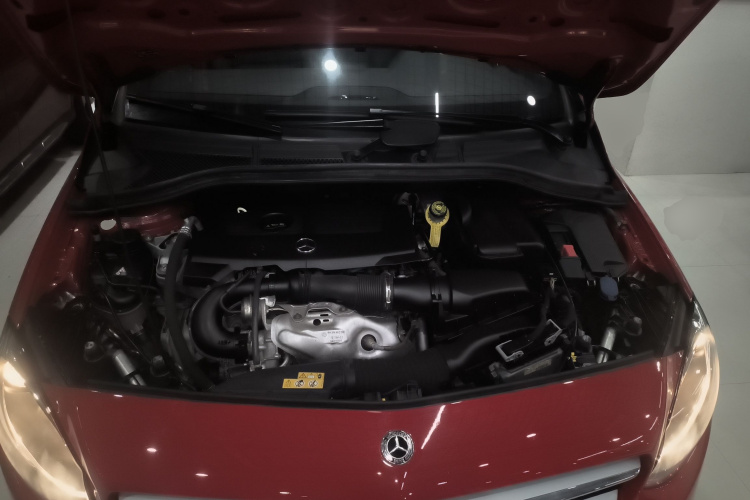 奔驰B级 2017款 B 200 动感型机舱底盘24