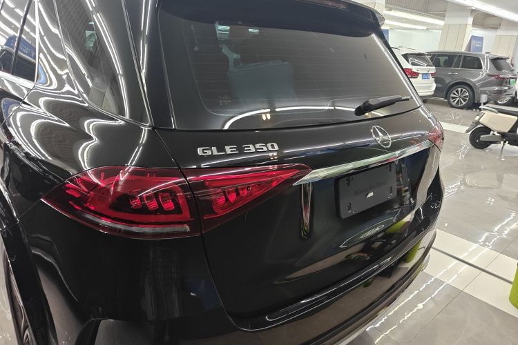 奔驰GLE 2020款 改款 GLE 350 4MATIC 豪华型车身外观6
