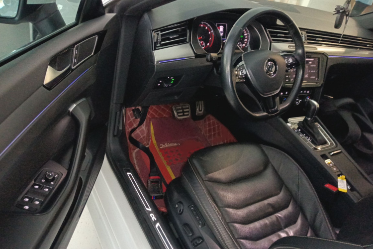 一汽-大众CC 2019款 330TSI 魅颜版 国VI中控内饰7003