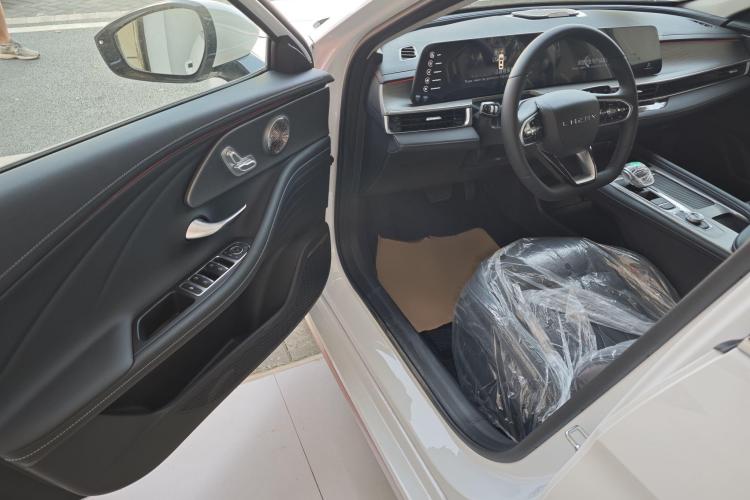 奇瑞 艾瑞泽8 2022款 1.6T DCT逸中控内饰7006