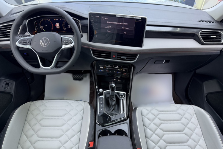 大众 探岳 2024款 300TSI 两驱豪华Plus进阶版中控内饰7001