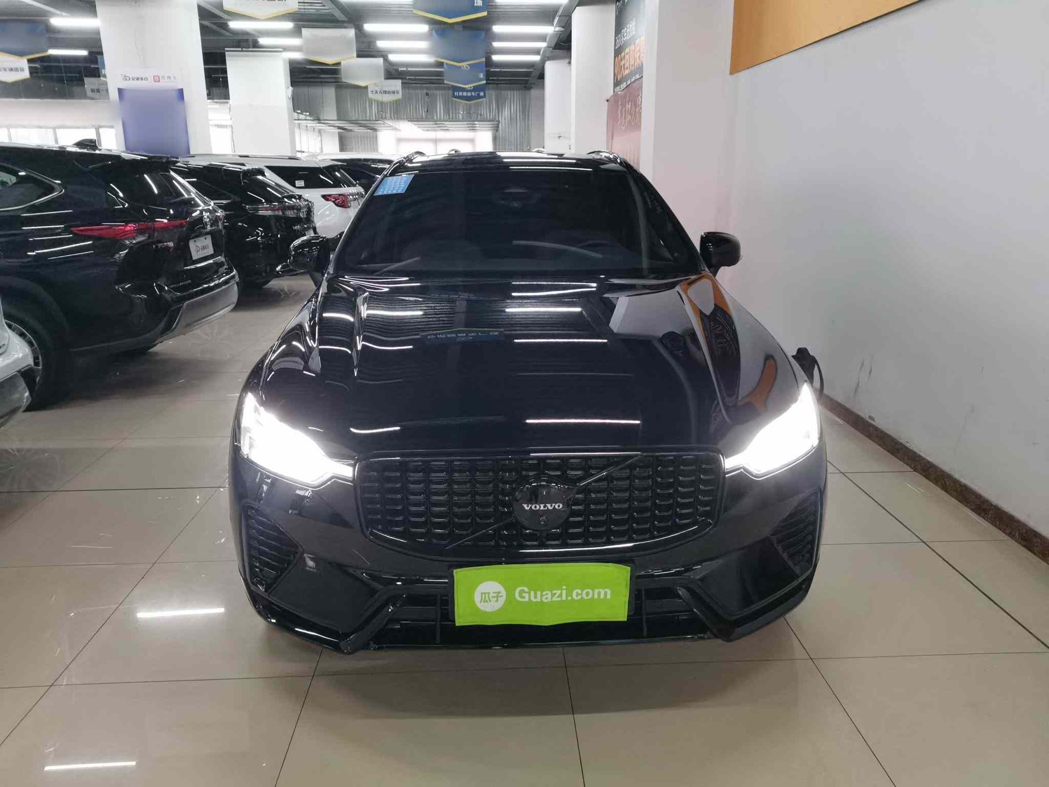 沃尔沃XC60新能源 2025款 插电式混动 长续航四驱智远极夜黑版(1)