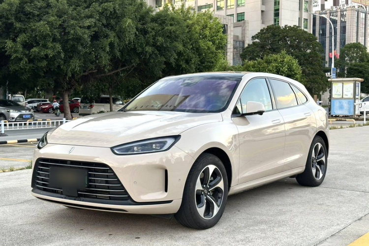 鸿蒙智行 问界M5 2023款 增程后驱标准版车身外观1