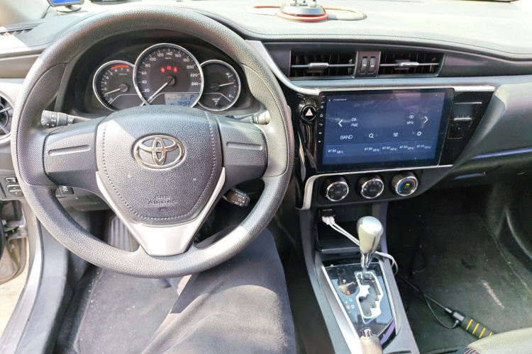 丰田 卡罗拉 2018款 1.2T S-CVT GL智享版中控内饰12