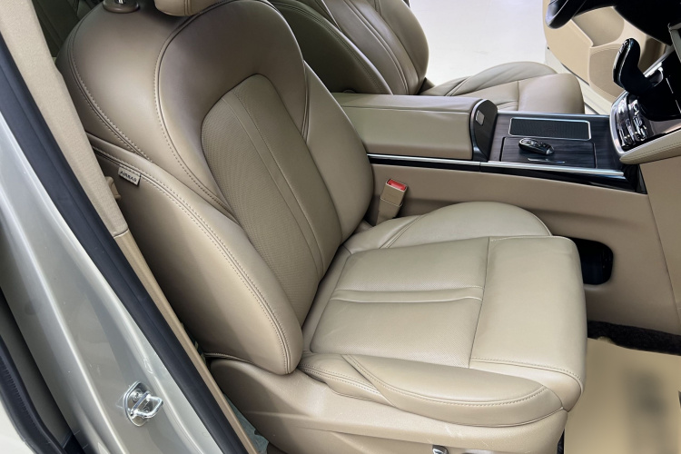 别克GL8 2020款 ES陆尊 653T 豪华型中控内饰7012