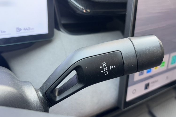 领克08 EM-P 2025款 120km 长续航Pro局部细节18