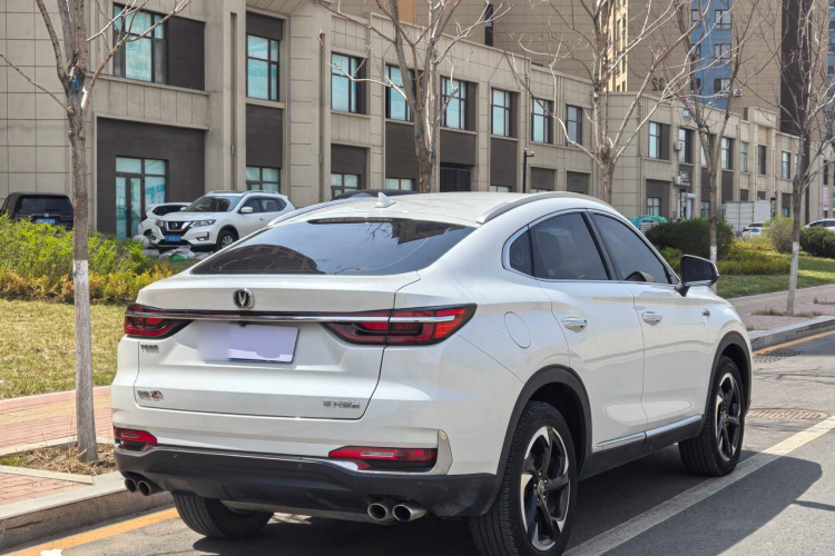 长安CS85 COUPE 2019款 2.0T 自动动版 国V车身外观7