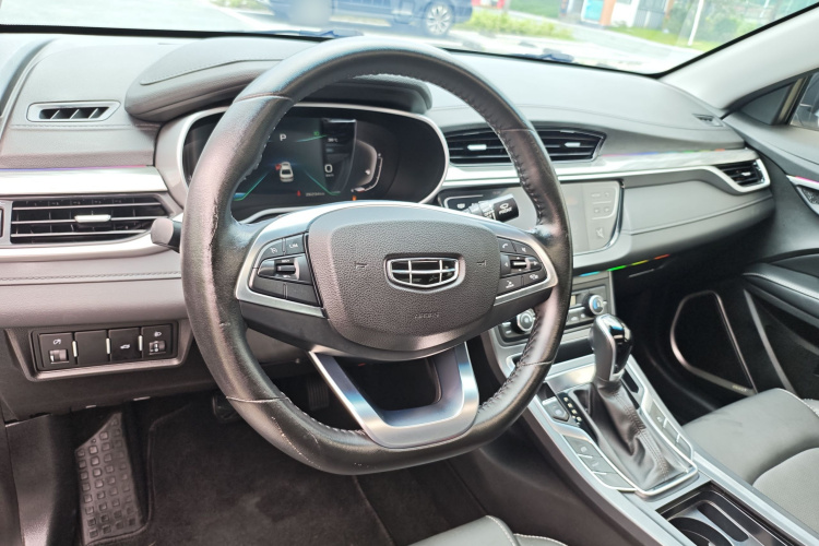 吉利汽车 帝豪 2019款 领军版 1.5L CVT向上互联型 国VI中控内饰7003