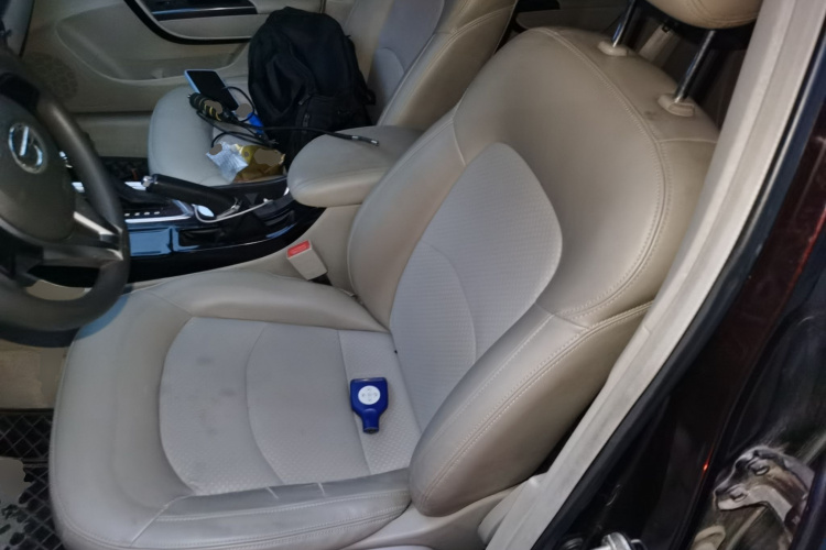 广汽传祺 传祺GA6 2015款 1.8T DCT舒适型中控内饰19