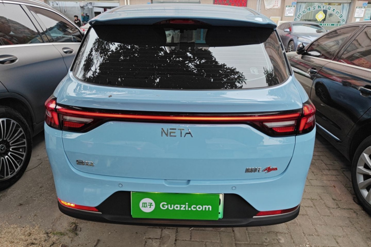 哪吒汽车 哪吒AYA 2023款 318 Lite车身外观6