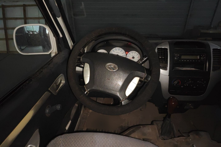 金龙 金威 2018款 2.0L商务系列4G20局部细节13