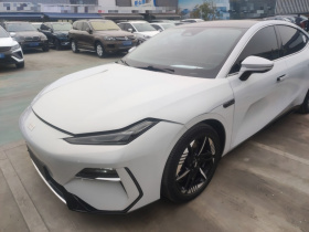 吉利银河 银河E8 2024款 550km 后驱龙腾版