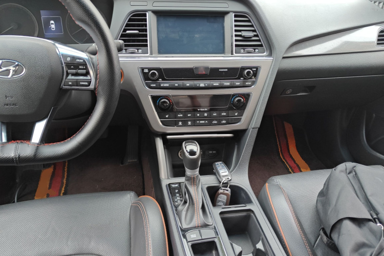 现代 索纳塔 2017款 1.6T GLS智能型中控内饰12