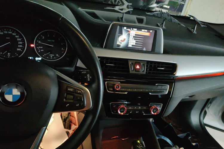 宝马X1 2016款 sDrive18Li 尊享型中控内饰7002