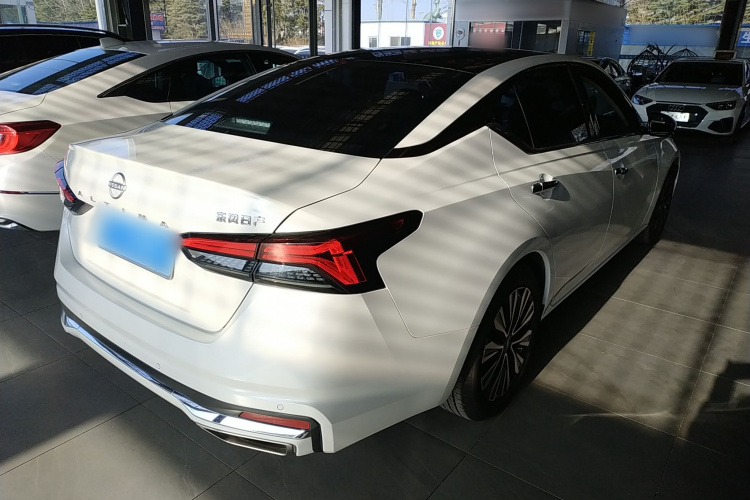 日产 天籁 2022款 2.0L XL-Upr 优享版车身外观7