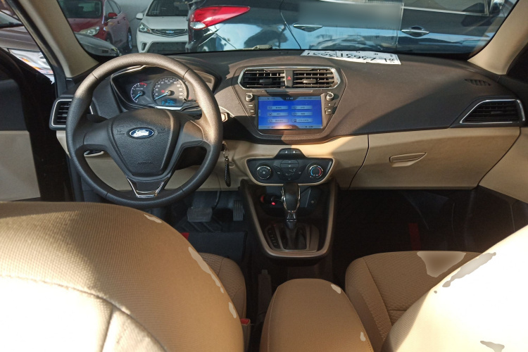 福特 福睿斯 2015款 1.5L 自动舒适型中控内饰12