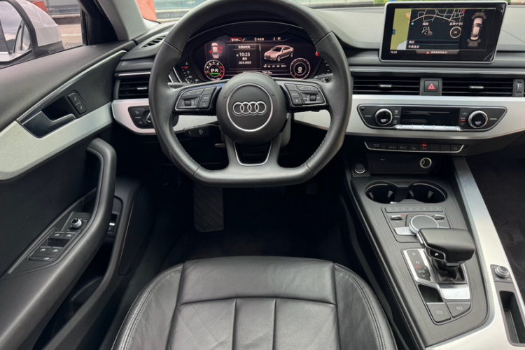 奥迪A4L 2019款 40 TFSI 运动型 国VI中控内饰7007