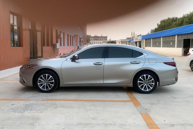 雷克萨斯ES 2023款 200 卓越版车身外观6005