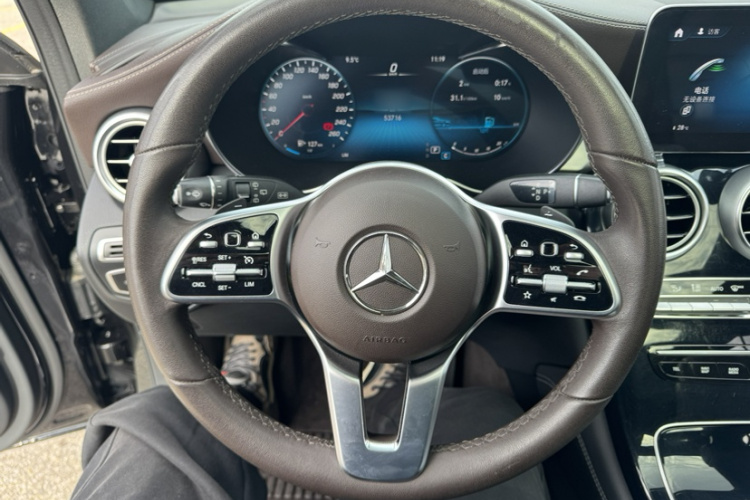 奔驰GLC 2021款 GLC 260 L 4MATIC 动感型中控内饰7002