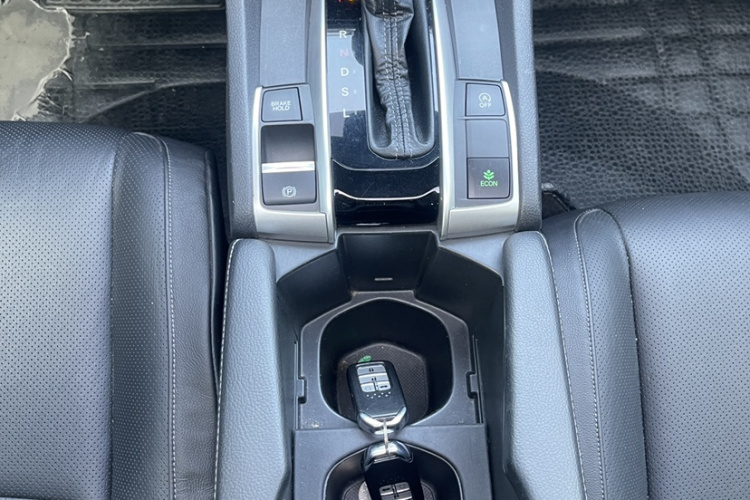 本田 思域 2016款 220TURBO CVT尊耀版局部细节18