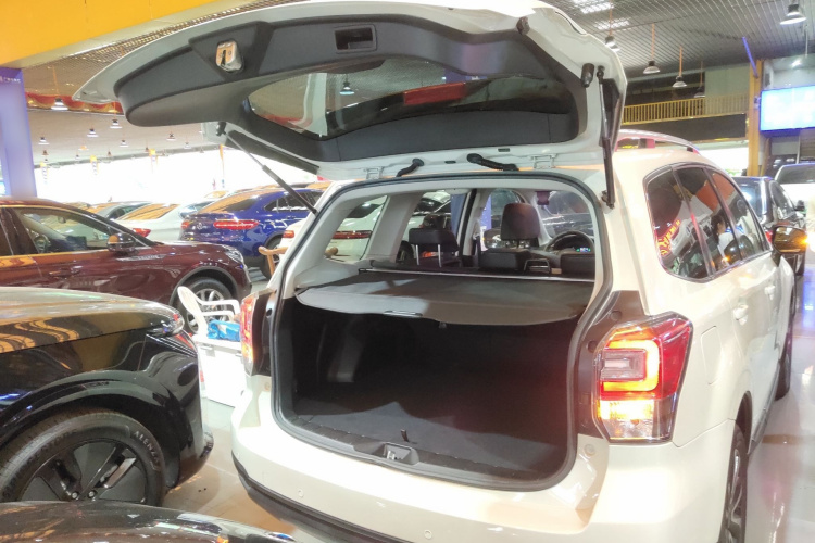 斯巴鲁 森林人 2018款 2.0i 时尚导航版局部细节23