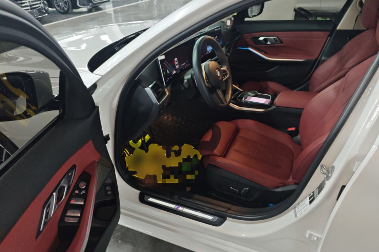 宝马3系 2024款 325Li M运动套装中控内饰7003