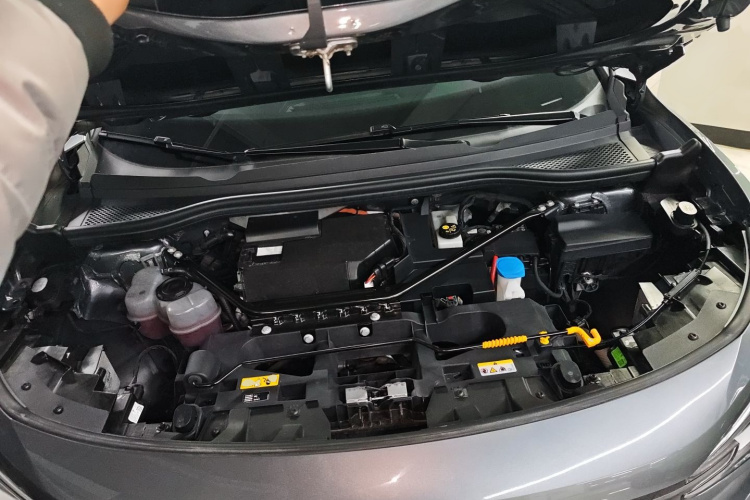 大众 ID.4 X 2023款 升级款 纯净智享版机舱底盘24