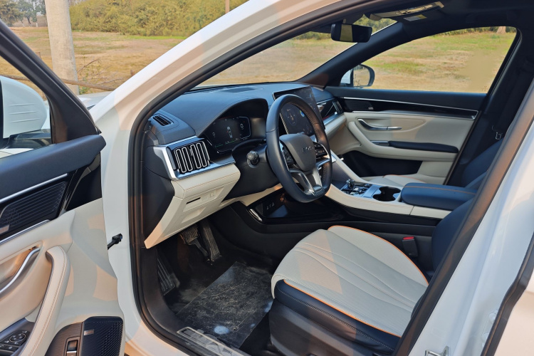 比亚迪 宋PLUS新能源 2023款 冠军版 EV 605KM 旗舰PLUS中控内饰7002