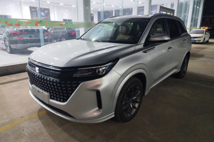 蓝电E5 2023款 1.5L DE-i 100KM畅享型 5座车身外观1