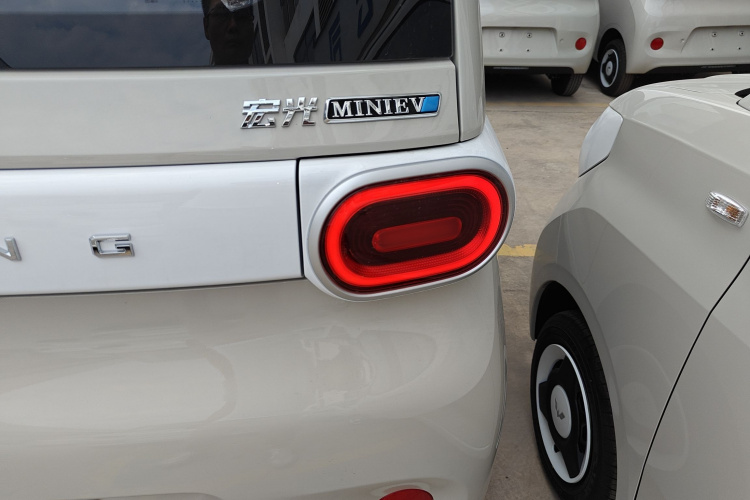 五菱汽车 宏光MINIEV 2024款 第三代 215km 青春版车身外观6006