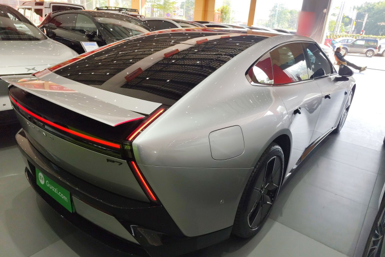 小鹏P7 2025款 702 长续航 Ultra车身外观6005