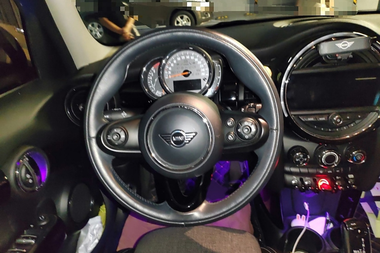 MINI 2019款 1.5T COOPER 经典派 五门版局部细节13