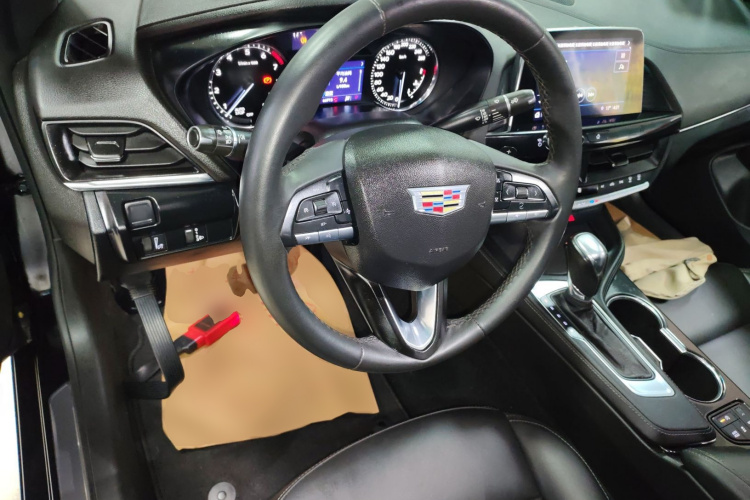 凯迪拉克CT4 2021款 28T 风尚型中控内饰13