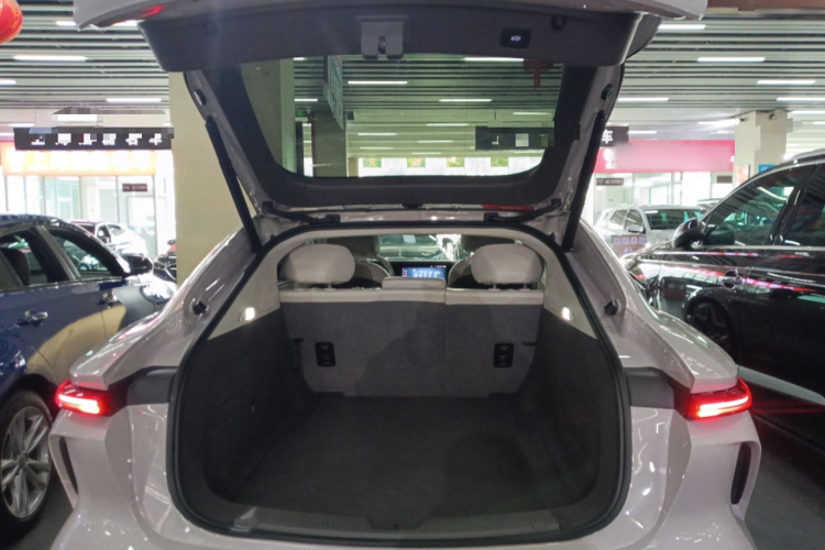 飞凡汽车 飞凡F7 2023款 改款 性能Pro版机舱底盘23