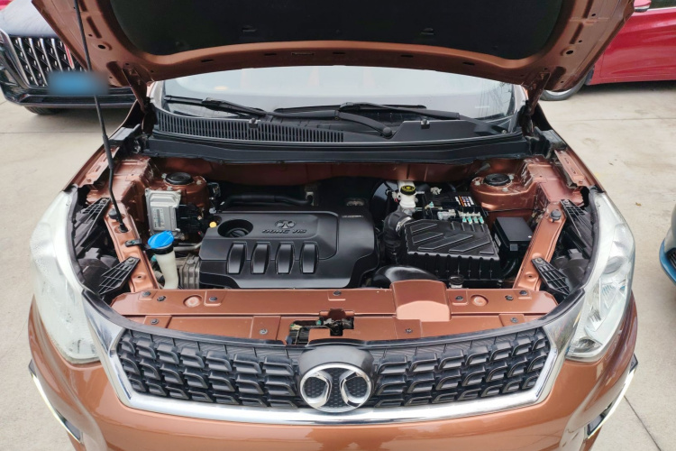 北京汽车 绅宝X35 2016款 1.5L 自动豪华版机舱底盘24