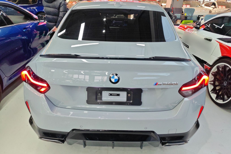 宝马2系(进口) 2023款 M240i车身外观6