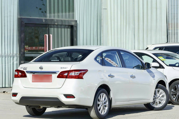 日产 轩逸 2024款 经典 1.6XE CVT舒适版车身外观6005