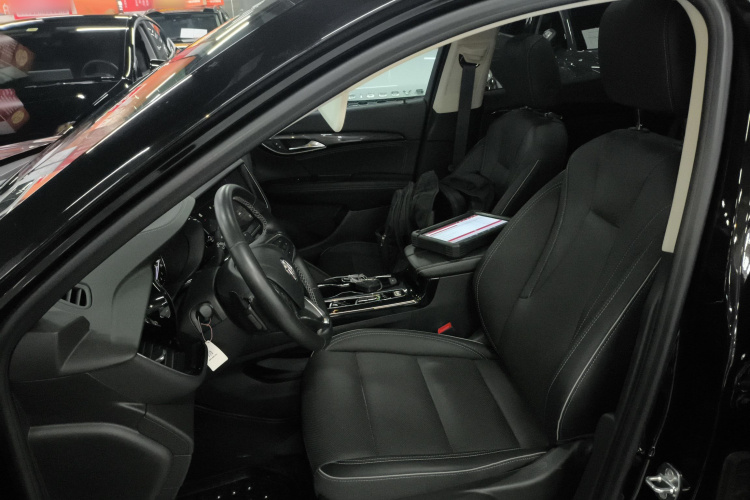 别克 2022款 昂科威S 652T 两驱豪华型中控内饰19